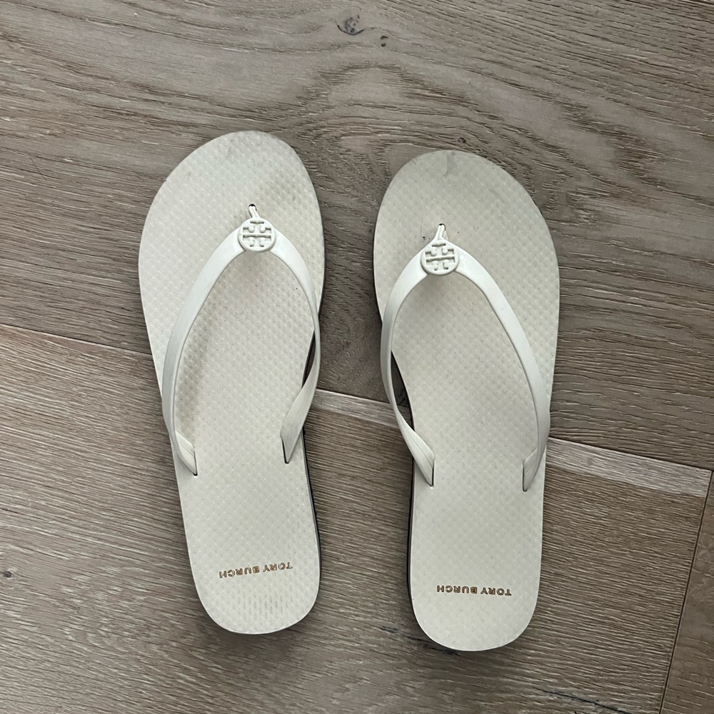 Tory burch flip flops